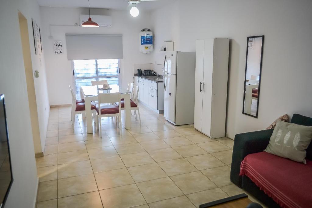 Amplio Dpto s/Av Rafael Nuñez - cerro de las rosas