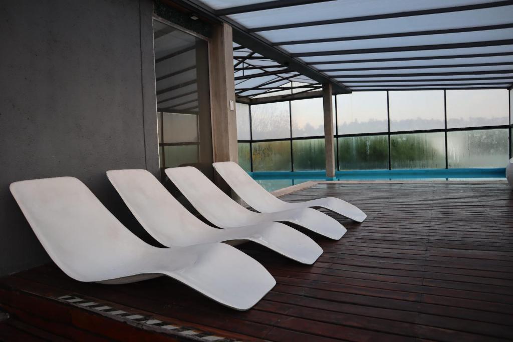 Costalago Suites Hotel
